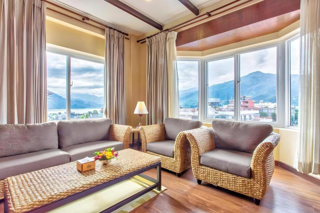 Da Yatra Courtyard Hotel & Resort Pokhara Exterior foto