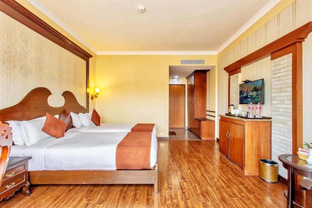 Da Yatra Courtyard Hotel & Resort Pokhara Exterior foto