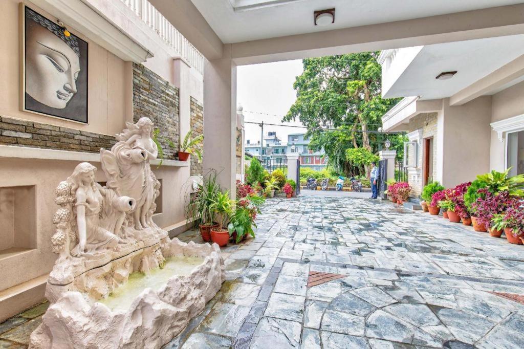 Da Yatra Courtyard Hotel & Resort Pokhara Exterior foto