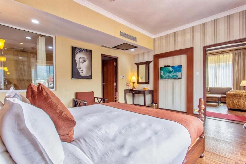 Da Yatra Courtyard Hotel & Resort Pokhara Exterior foto