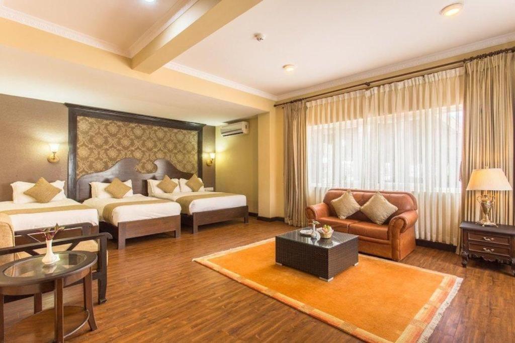 Da Yatra Courtyard Hotel & Resort Pokhara Exterior foto